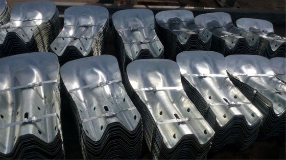 Gepersonaliseerde grootte Fishtail Terminal Eind gegalvaniseerd Highway Guardrail Eindvleugels voor buitenbeveiliging