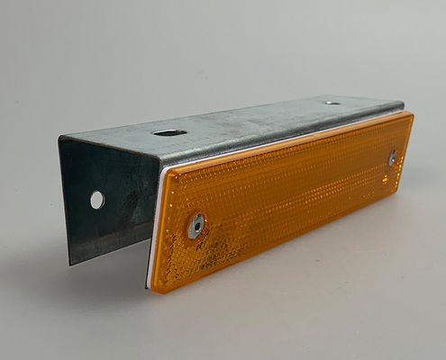 Wegbeveiligingsrails met EN124-standaard en PVC-materiaal met wegmarkeringsreflector