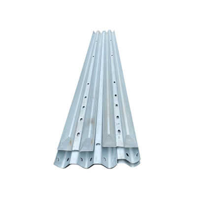 Warm gegalvaniseerd koud gewalst Technologie 3D gelast gebogen paneel hek snelweg bewakingsrails