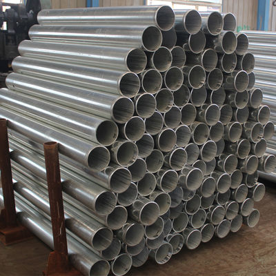 Hot Dip Galvanized Highway Guardrail Ronde post voor sterk en veilig barrière systeem