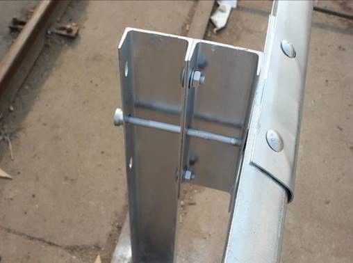 Q235 SJ235R Buitenbeveiliging Metalen beveiligingsrail U-kanaalpost voor de verkeersveiligheid