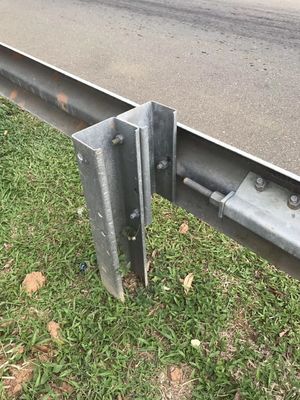 Highway Guardrail Post voor mensen veilig U-type stalen hek Post voor langdurig hek