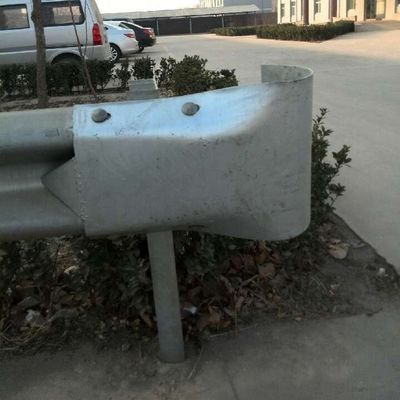 Gepersonaliseerde gegalvaniseerde beveiligingsrail crash barrière ronde terminal einde voor verkeersveiligheid