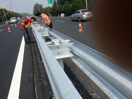 Rechte barriere gegalvaniseerde stalen ronde post voor verkeersveiligheid en -bescherming