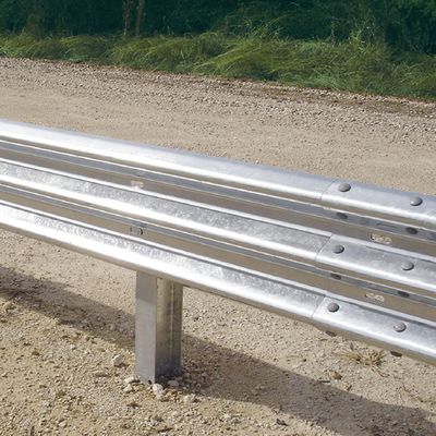 Verkeersveiligheid gegarandeerd gegalvaniseerde W-balkbeugels met ISO- en poedercoating