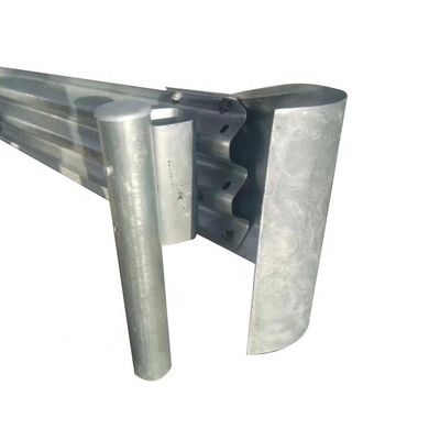 Q235 Q345 W Balk Highway Guardrail Eind vleugels Stalen buffer Eind voor rechte barrière