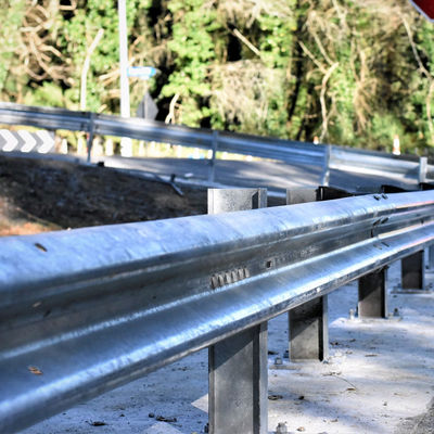 ISO9001 2008 gecertificeerd warmgewalst gegalvaniseerd staal snelwegbeveiligingsrail flenspost