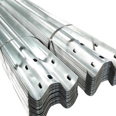 Custom kleur Q345 Q235 gegalvaniseerd stalen wegrail voor verkeersveiligheid