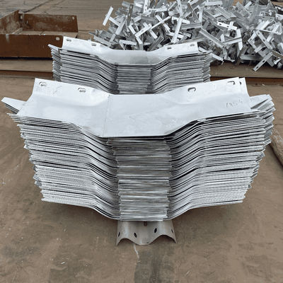 ISO9001 2008 Gecertificeerde W-balk snelwegbeugel Q235 Q345 Stalen buffer einde voor de markt