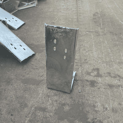 Highway Guardrail Flange Post met roestvrij staal materiaal in met standaard