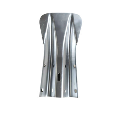 Q235 Q345 gegalvaniseerde snelwegrail vissenstaart eind voor anti-corrosieve stalen barrière