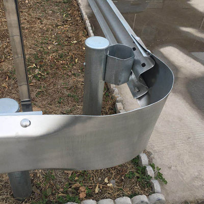 Warmgewalste verkeersveiligheid Metalen wegrail Gebruikt buffer einde voor verkeersveiligheid