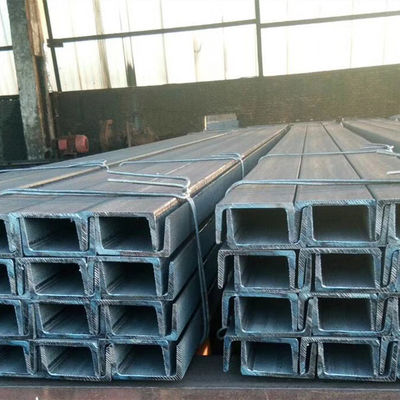 Gepersonaliseerde gegalvaniseerde poedercoated U Channel Guardrail Post voor Safebuild verkeersveiligheid
