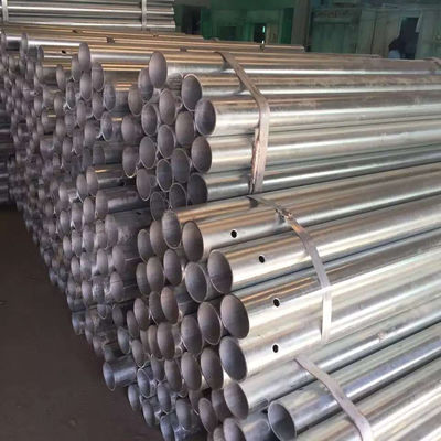 Veiligheid op de weg gegalvaniseerd staal rond nieuwel post met een anti-corrosie coating behandeling