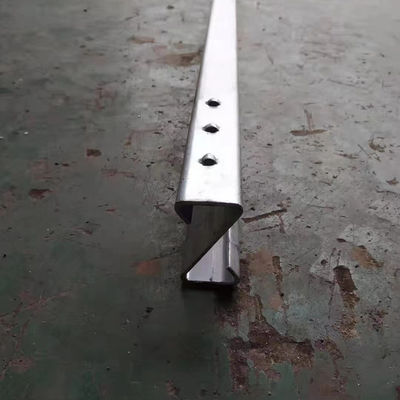 Gegalvaniseerde verkeerswegstaalbarrière Aashto M180 Standard Z Post met poedercoating