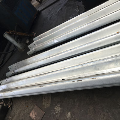 Q235 Q345 Warm gegalvaniseerd koud gewalst Technologie weg Beschermingsrail voor de veiligheid op de snelweg