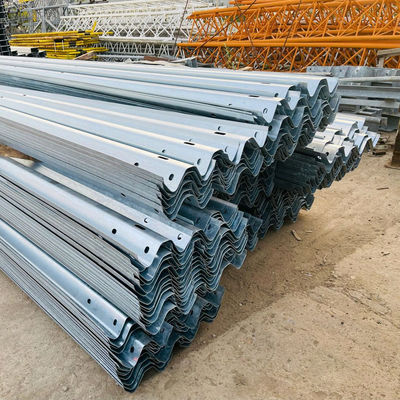 Q235 Q345 Hot Dip Galvanized Drie balken Highway Guardrail met Steel Fishtail End