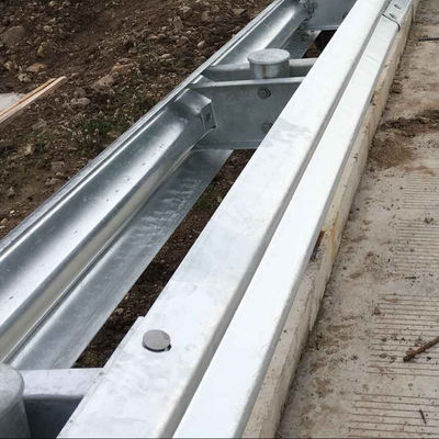 CE/BV/ISO gecertificeerde veiligheid Q235B Q345B Staal wegrail voor wegbescherming
