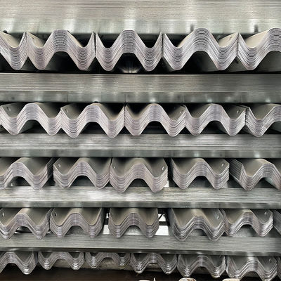 Warm gegalvaniseerde snelwegrail gebruikt voor Q235 Q345 warm gegalvaniseerde technologie
