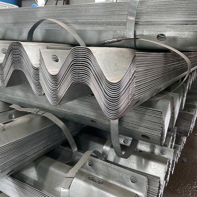 ISO-gecertificeerde metalen drie balken snelwegrail met H-staal spacer block poeder gecoat