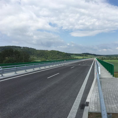 Op maat gemaakte W-balk snelweg metalen beveiligingsrail met staal SKT terminal eind Exporteerd naar de Filipijnen