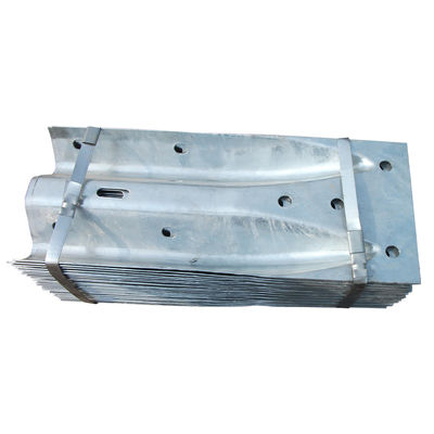 Q235 Q345 Dubbele balken Highway Guardrail Fitting Steel Bridge Terminal End Voor verkeersveiligheid