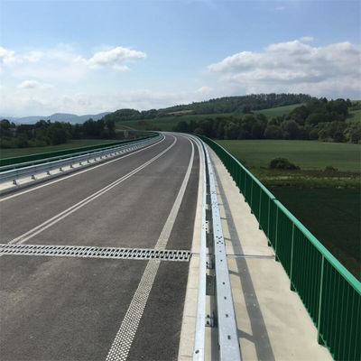 Warm gegalvaniseerde en koudgewalste technologie AASHTO M-180 Standard Highway Safety Guardrail