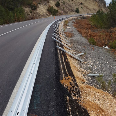 Veiligheid op de weg aangepaste kleur W-balk snelweg bewakingsrail verkeersbarrière in Californië