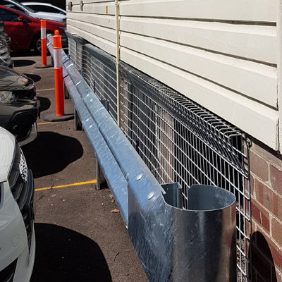 Op maat gemaakte Golden Roadway Safety gegalvaniseerd W Beam Highway Guardrail Crash Barrier