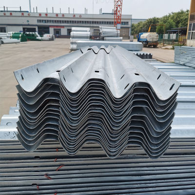 Verzorgingsrail van gegalvaniseerd staal W-balk met aangepaste zinkcoating