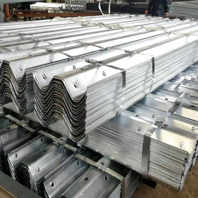 Buitenbeveiliging Crash Barrier Supply Highway gegalvaniseerde beveiligingsrail voor verkeersveiligheid