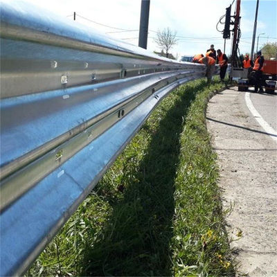 Gegalvaniseerde buitenbeveiligingsrail voor de bescherming van snelwegbarrières in 2022
