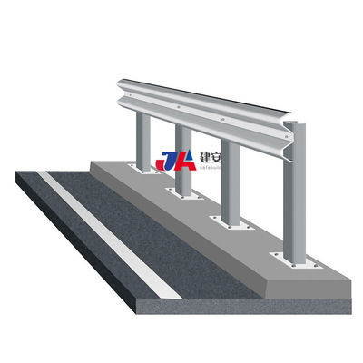 Q235 Q345 W Beam Guardrail verkeersbarrière met warm gegalvaniseerde koudgewalste technologie
