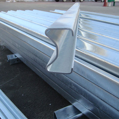 ISO9001 2008 Goedgekeurde warmgewalste Aashto Standard Steel Sigma Post Voor Highway Guardrail