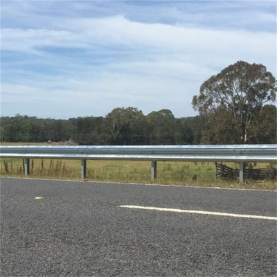 Gegalvaniseerde S355jr Q355B A36 Staal W-balk Highway Guardrail AASHTO M-180 Standard