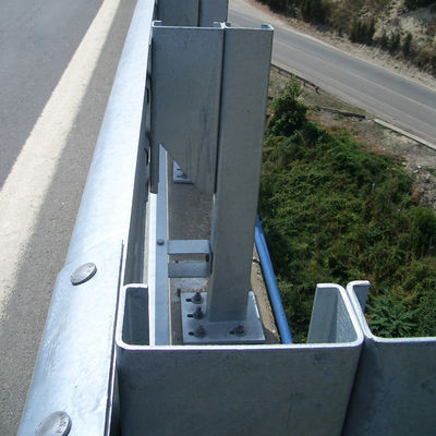 Gepersonaliseerde C Post voor Hot Dip gegalvaniseerde Highway Guardrail