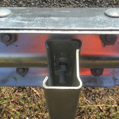 Gepersonaliseerde C Post voor Hot Dip gegalvaniseerde Highway Guardrail