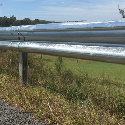 Op maat gemaakte warm gegalvaniseerde stalen verkeersbarrière Highway Guardrail Kleur coated Q235